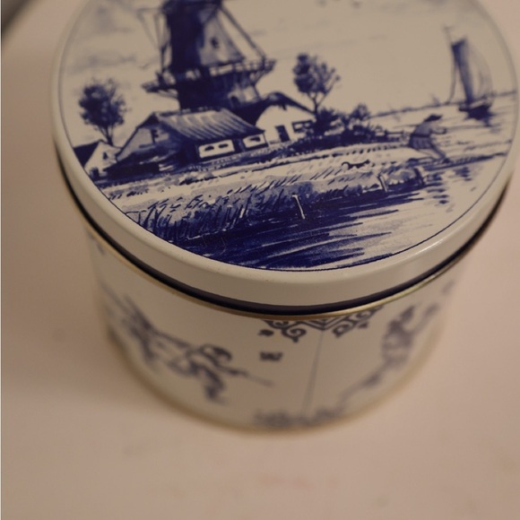 Blue and White Decorative Tin - Picture 2 of 8